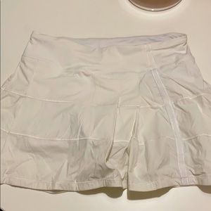 Lululemon white 6 tall tennis or running skirt